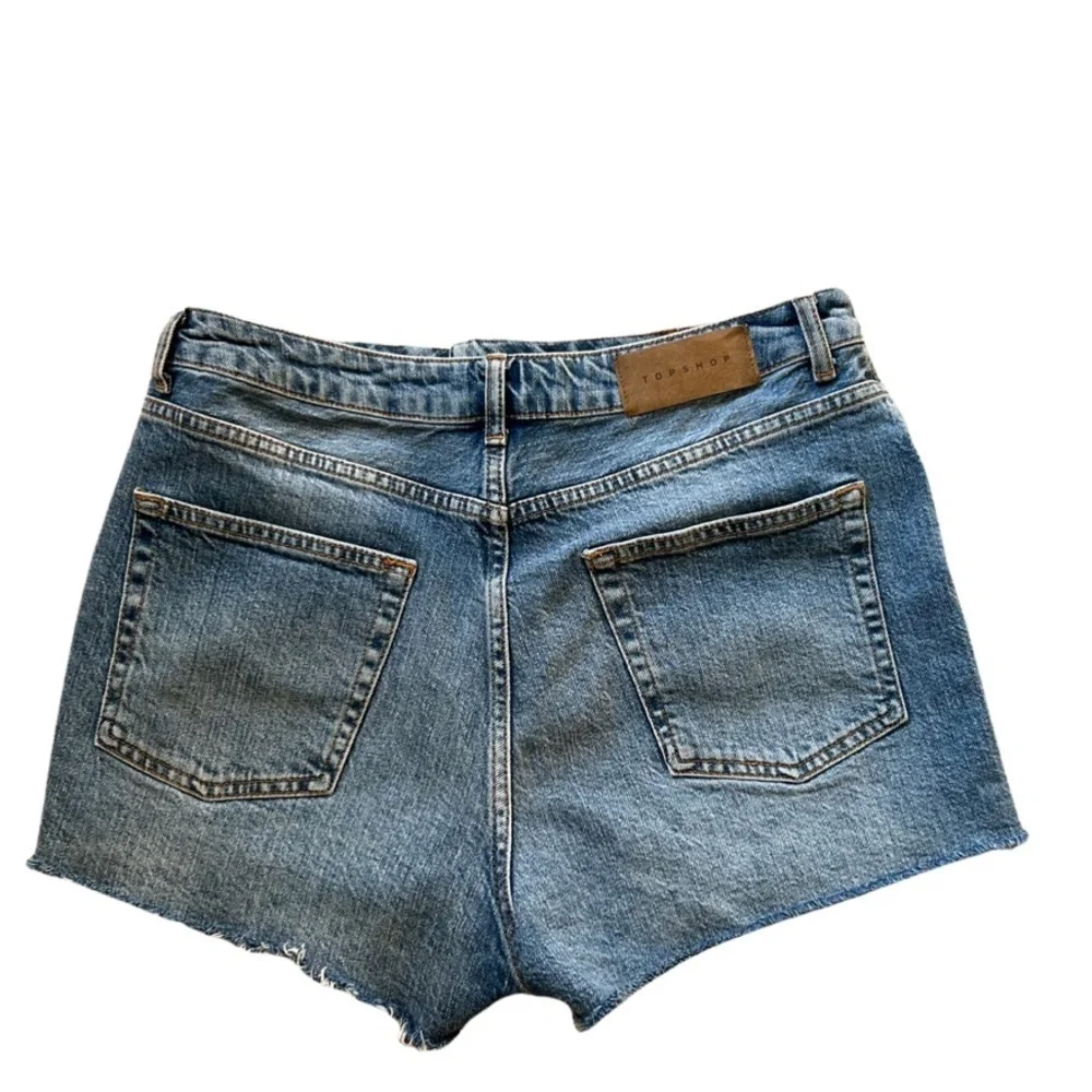 Topshop Cutoff Denim High Waisted Light Blue Raw Hem Mom Shorts - Like New!